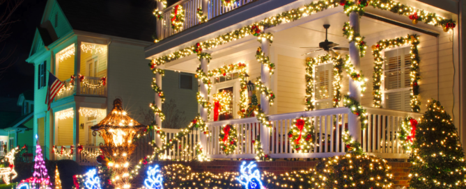 Beautifully decorated home with holiday lights powered by Sunergy Systems' solar solutions, showcasing energy efficiency and festive savings.